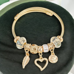 Bracelet charms doré plume et coeur bleu