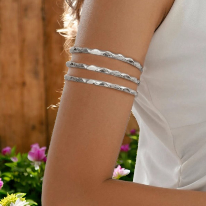 Bracelet de bras argenté multirang ondulé