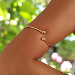 Bracelet de bras ajustable goutte dorée