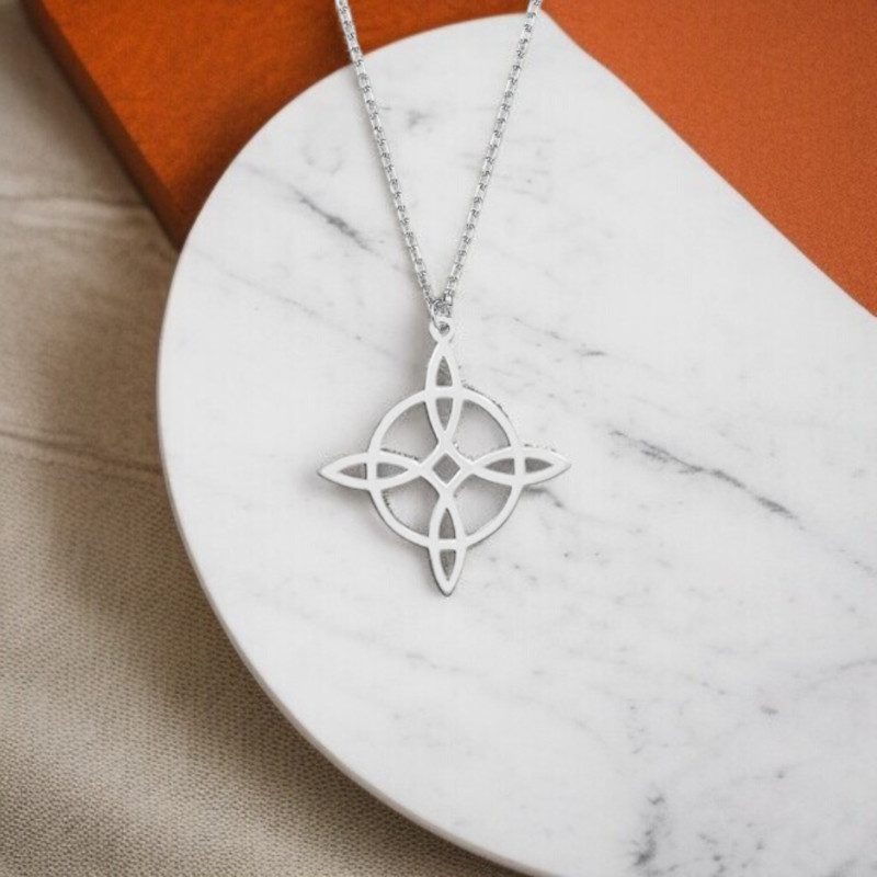 Collier argenté nœud de sorcière Acier