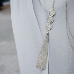 Collier sautoir argenté mandala ajouré et franges