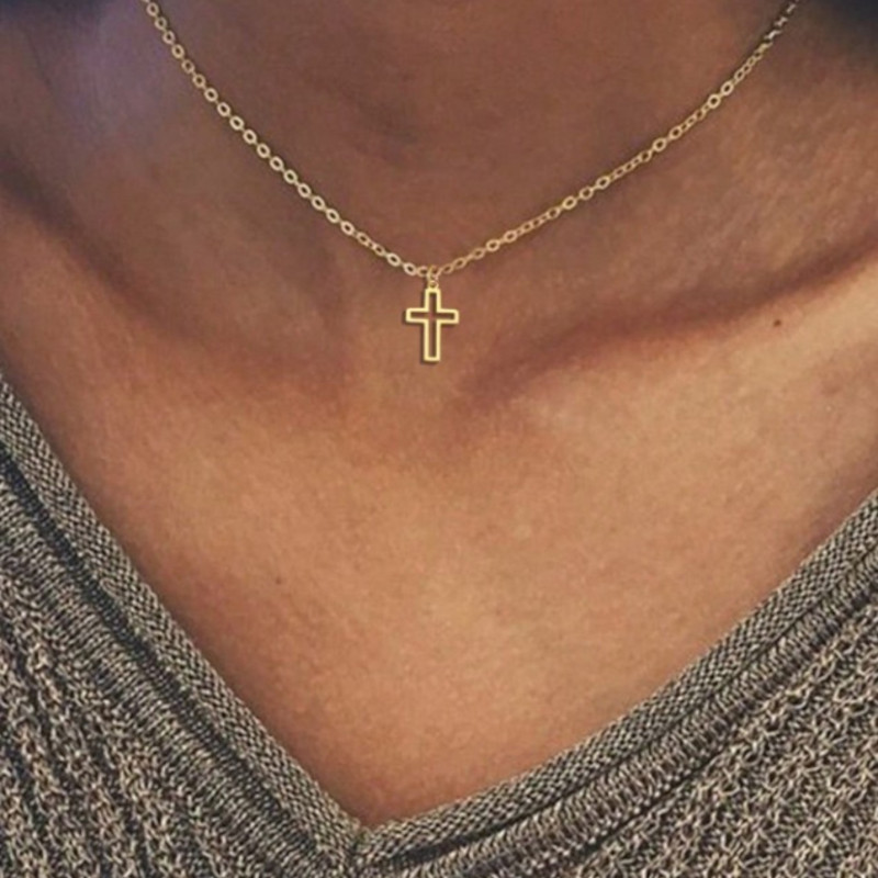 Collier doré petite croix ajourée Acier