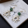 Boucles d'oreilles argentées soleil et perles vertes