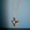 Collier doré fleur 4 pétales noires