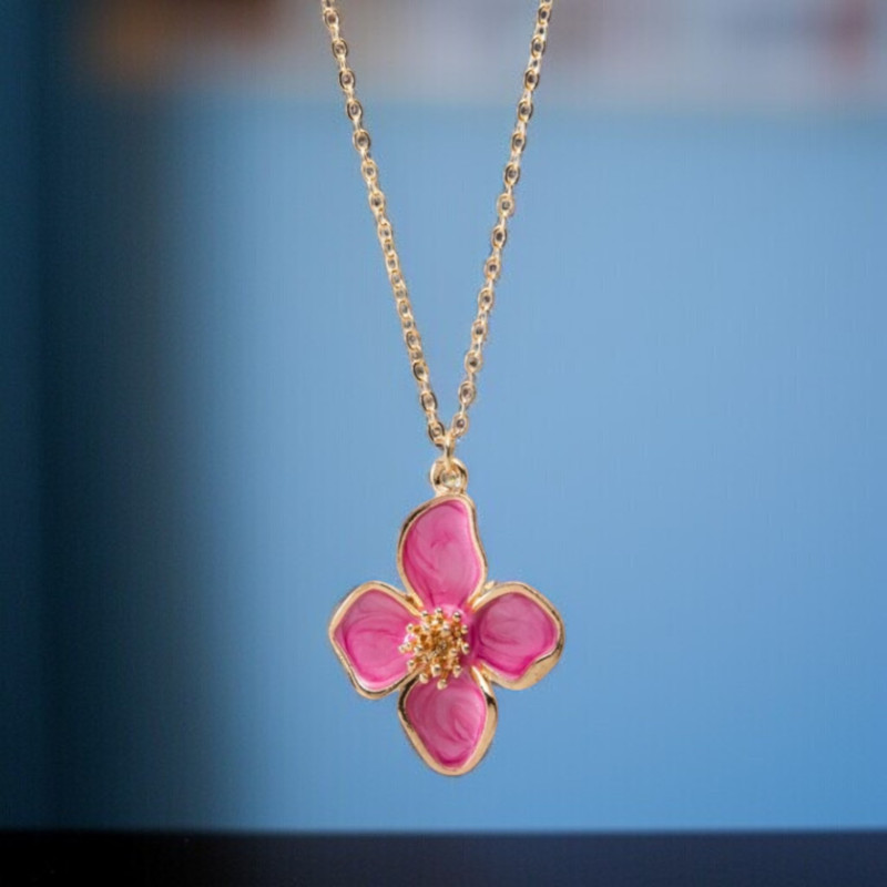 Collier doré fleur 4 pétales roses
