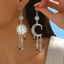 Boucles d'oreilles asymétriques argentées soleil et lune avec perles