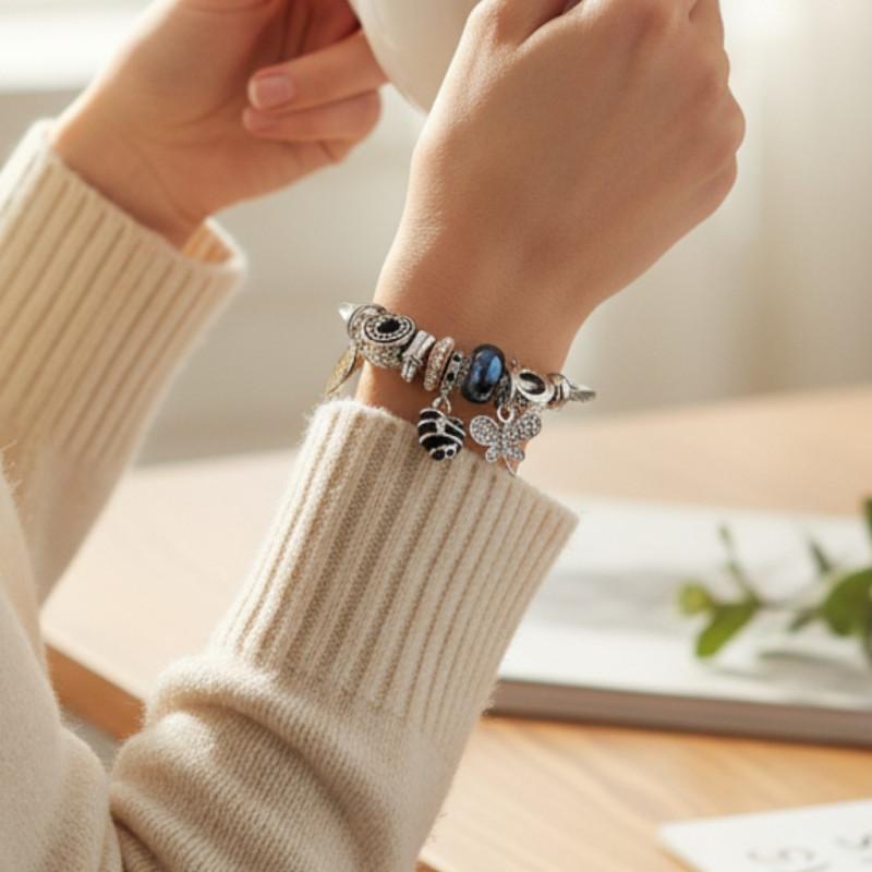 Bracelet charms argenté coeur noir et libellule Acier