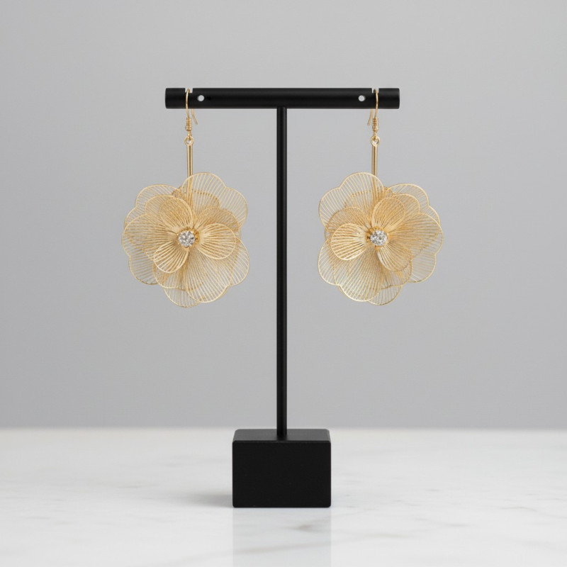Boucles d'oreilles fleurs filigranées dorées avec strass