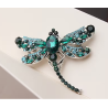 Broche argentée libellule verte