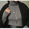 Collier doré sautoir fleur grise