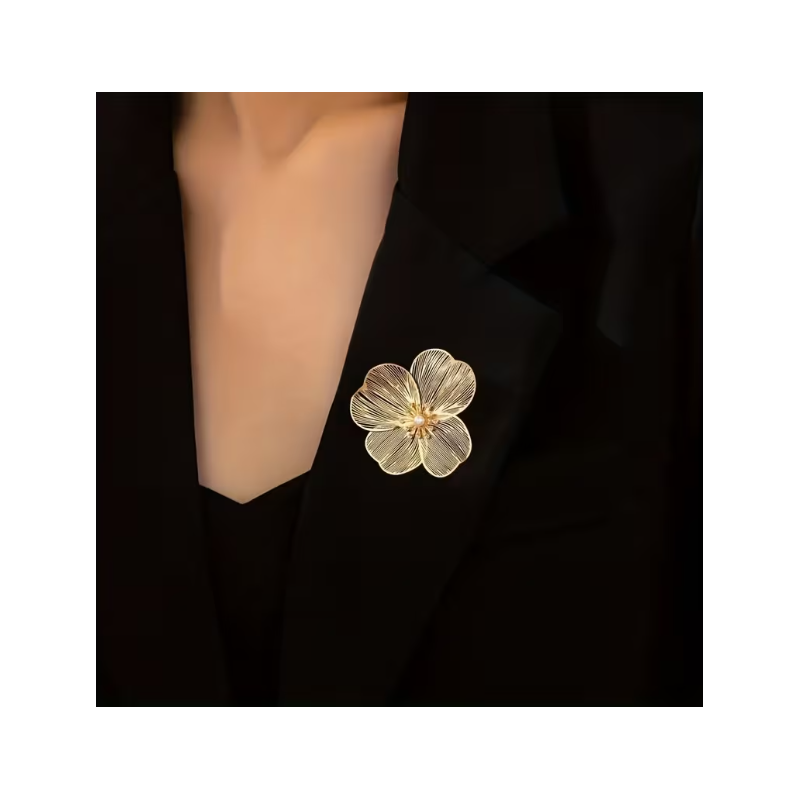 Broche dorée fleur filigranée
