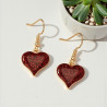 Boucles d'oreilles dorées cœur rouge pailleté