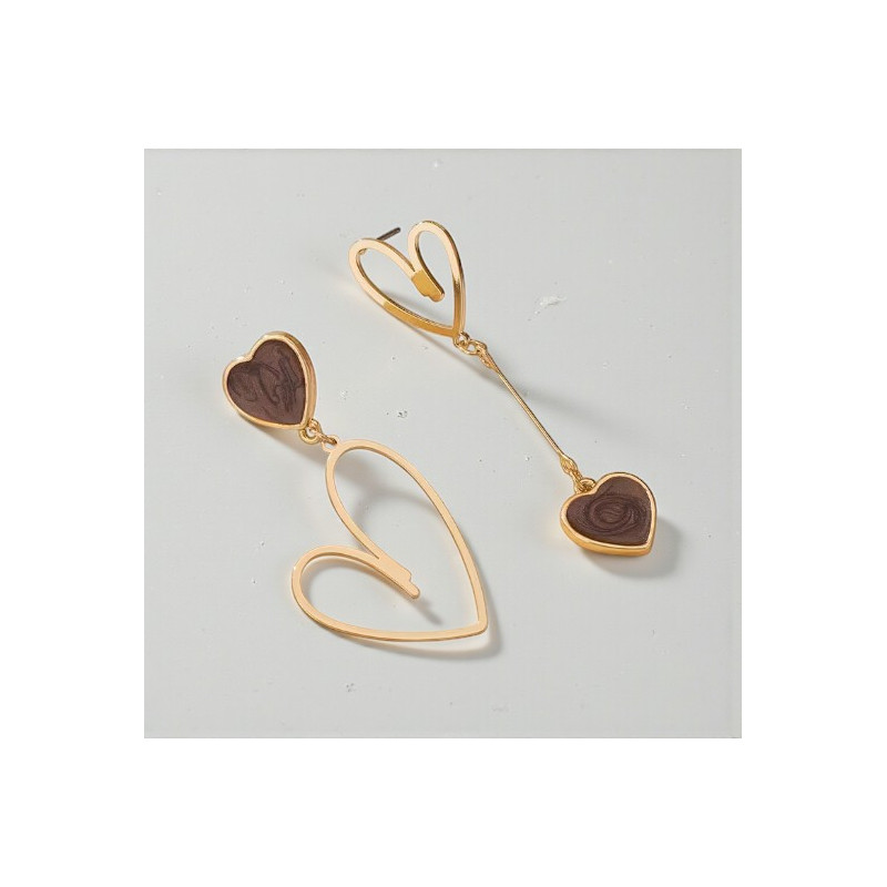 Boucles d'oreilles dorées cœur asymétrique marron