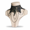 Collier ras de cou dentelle noire avec médaillon et chaînettes