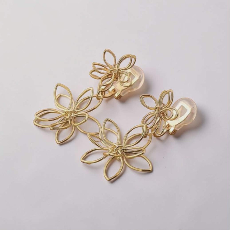 Boucles d'oreilles clip double fleurs dorées