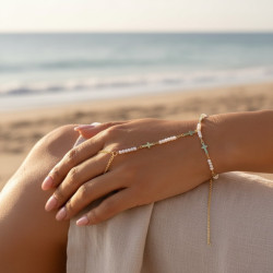Bijou de main croix perles blanches
