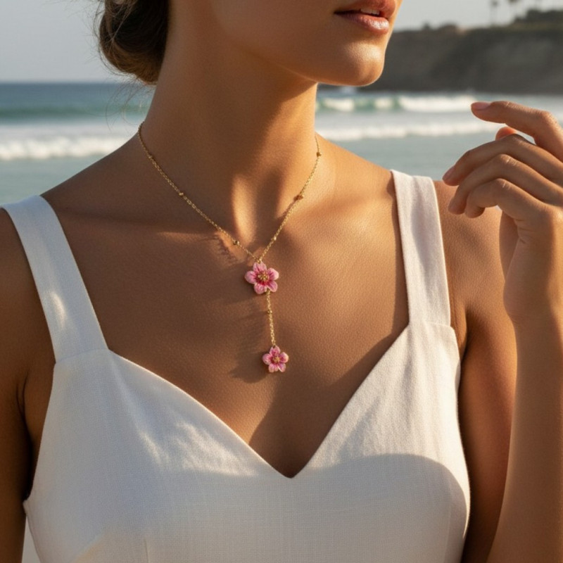 Collier plongeant doré fleurs roses