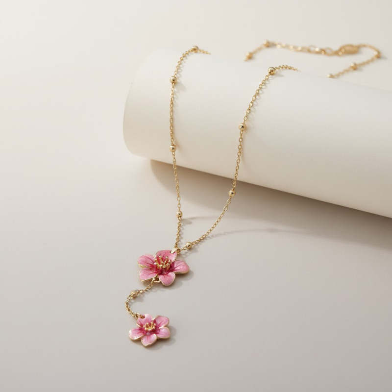 Collier plongeant doré fleurs roses