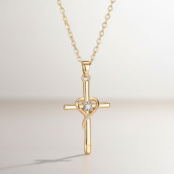 Collier doré croix et coeur Plaqué or