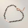 Bracelet argenté croix et perles noires Acier