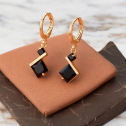 Boucles d'oreilles dorées strass noir Plaqué or