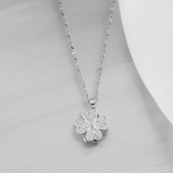 Collier argenté trèfle rotatif