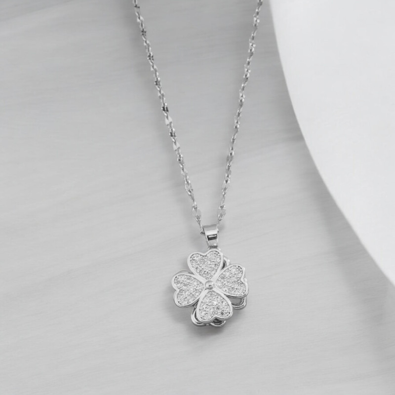 Collier argenté trèfle rotatif