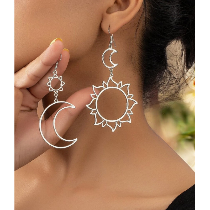 Boucles d'oreilles asymétrique argentées soleil et lune