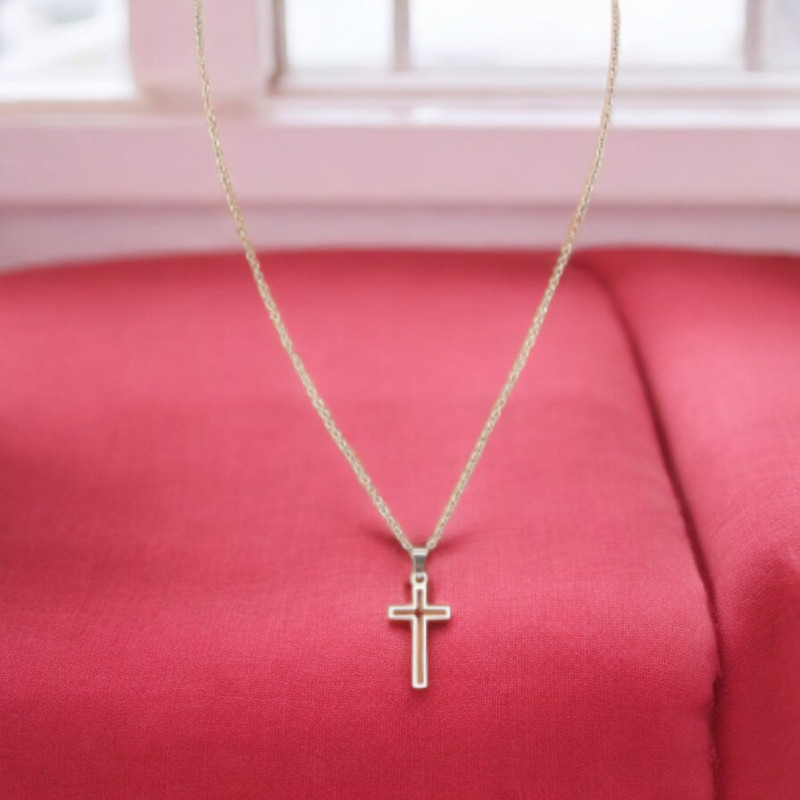Collier argenté croix Acier