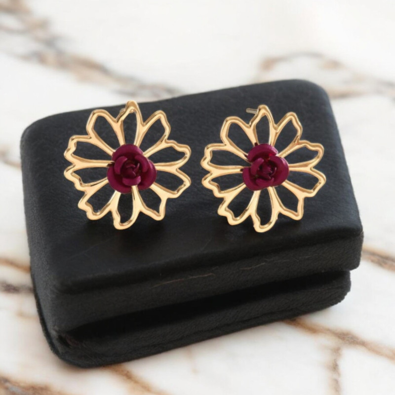 Clous d'oreilles fleurs dorées avec rose violette