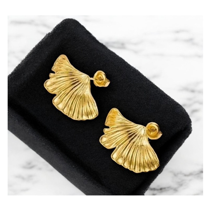Clous d'oreilles dorées feuilles de ginkgo Plaqué or