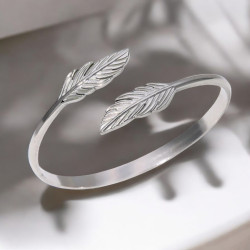 Bracelet jonc argenté plume Acier