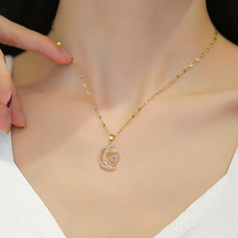 Collier doré lune et coeur Acier